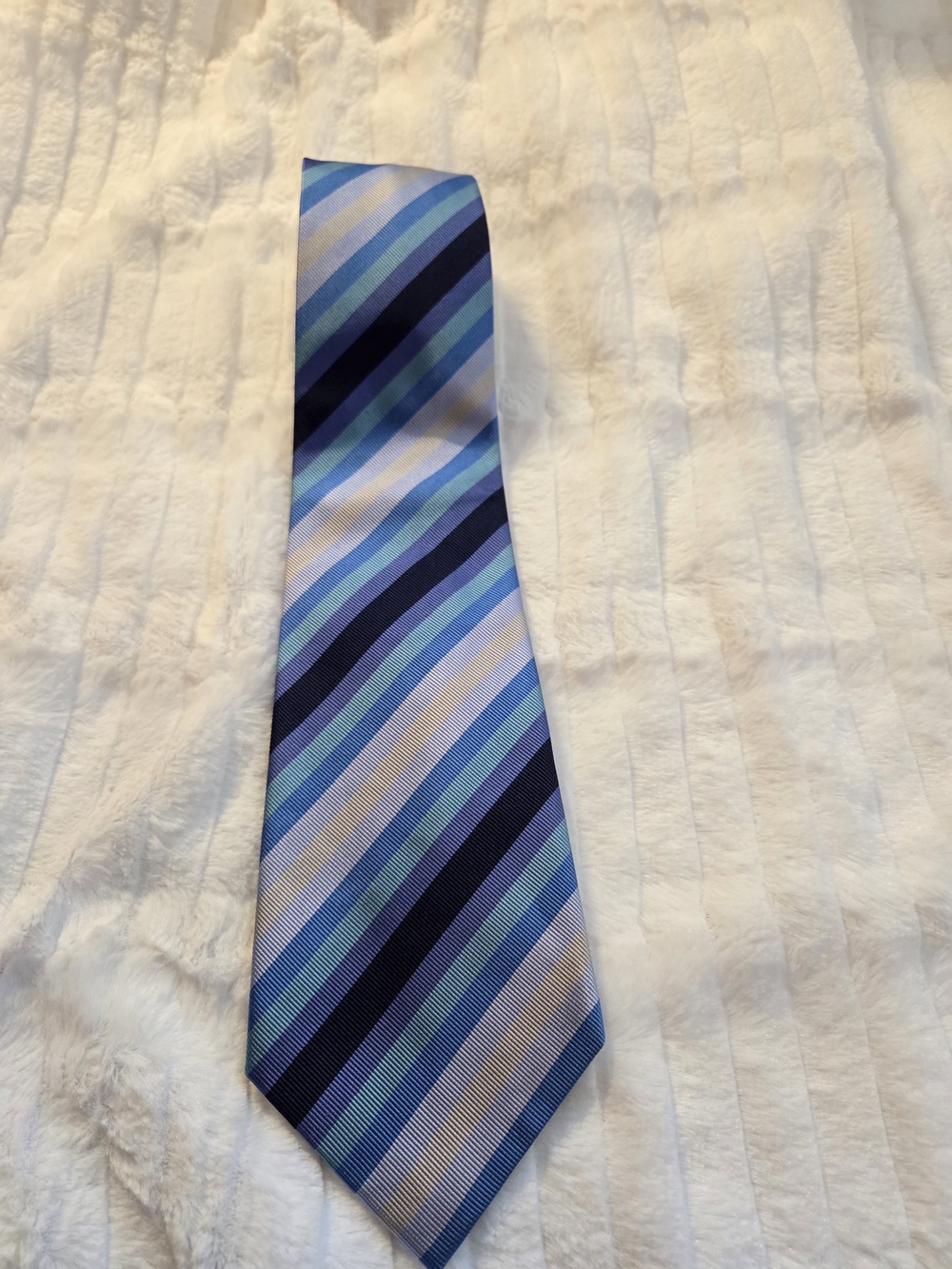 100 % Silk Men's Blue Striped Silk Tie - Stylish Blue Multi-Stripe